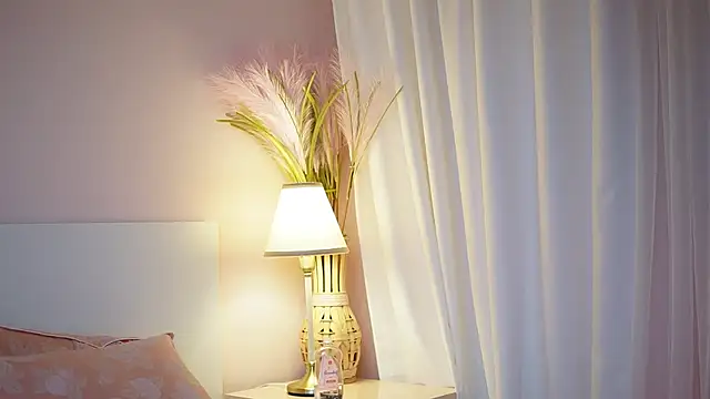 Snapshot of AdelineMoon chatting on 06-10-26, 07:57 AdelineMoon online show from 06-10-26, 07:57