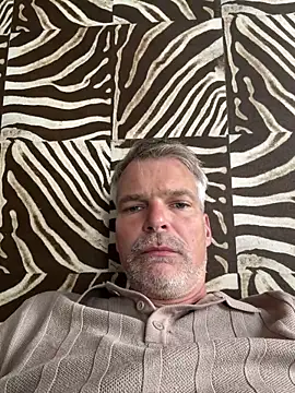 Snapshot of Thor-82 chatting on 06-12-26, 01:21 Thor-82 online show from 06-12-26, 01:21