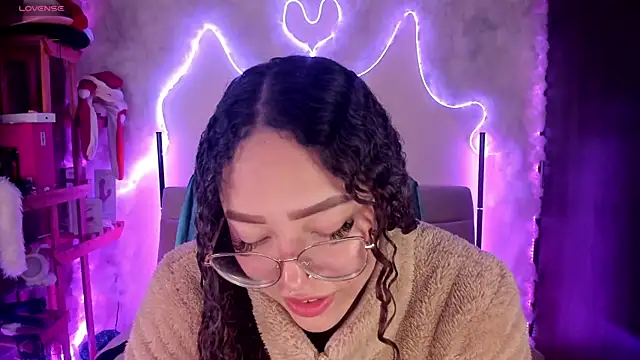 Snapshot of liz_martins1 chatting on 08-04-26, 03:32 liz martins1 online show from 08-04-26, 03:32