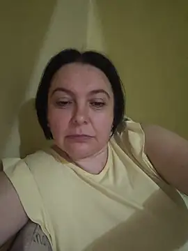 Snapshot of EmmaEmmy40 chatting on 05-12-26, 05:54 EmmaEmmy40 online show from 05-12-26, 05:54