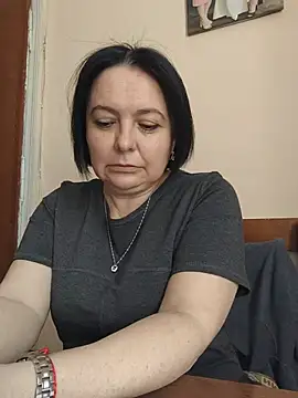 Snapshot of EmmaEmmy40 chatting on 05-18-26, 08:20 EmmaEmmy40 online show from 05-18-26, 08:20