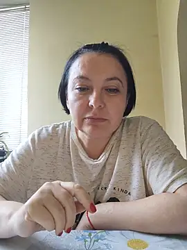 Snapshot of EmmaEmmy40 chatting on 06-03-26, 03:50 EmmaEmmy40 online show from 06-03-26, 03:50
