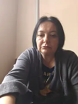 Snapshot of EmmaEmmy40 chatting on 06-12-26, 07:51 EmmaEmmy40 online show from 06-12-26, 07:51