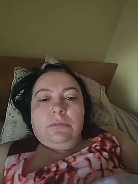 Snapshot of EmmaEmmy40 chatting on 06-14-26, 03:52 EmmaEmmy40 online show from 06-14-26, 03:52
