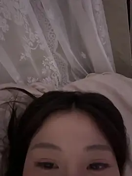 liuliu-x online show from 05-06-26, 01:27