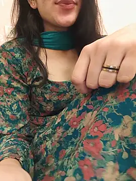 Snapshot of zoya_baby_ chatting on 07-01-26, 04:07 zoya baby online show from 07-01-26, 04:07