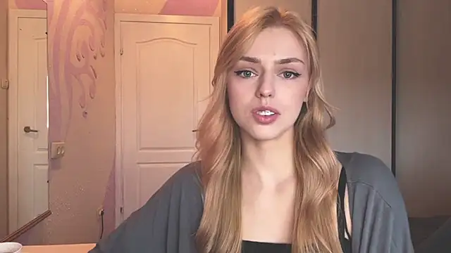 Snapshot of ScarlettRosy chatting on 05-08-26, 04:40 ScarlettRosy online show from 05-08-26, 04:40