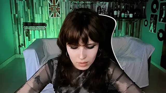 Snapshot of LolaDominara chatting on 05-12-26, 12:35 LolaDominara online show from 05-12-26, 12:35