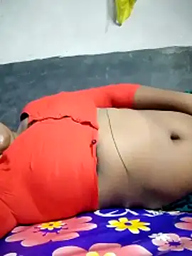Snapshot of indian-couple9 chatting on 06-02-26, 06:21 indian-couple9 online show from 06-02-26, 06:21