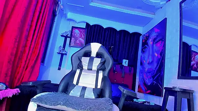 Snapshot of Mia_Colucci25 chatting on 06-18-26, 08:13 Mia Colucci25 online show from 06-18-26, 08:13