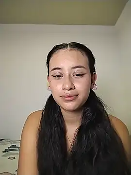 Snapshot of L0lita_Emi12 chatting on 06-10-26, 04:12 L0lita Emi12 online show from 06-10-26, 04:12