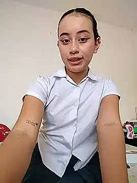 Snapshot of L0lita_Emi12 chatting on 06-11-26, 03:21 L0lita Emi12 online show from 06-11-26, 03:21