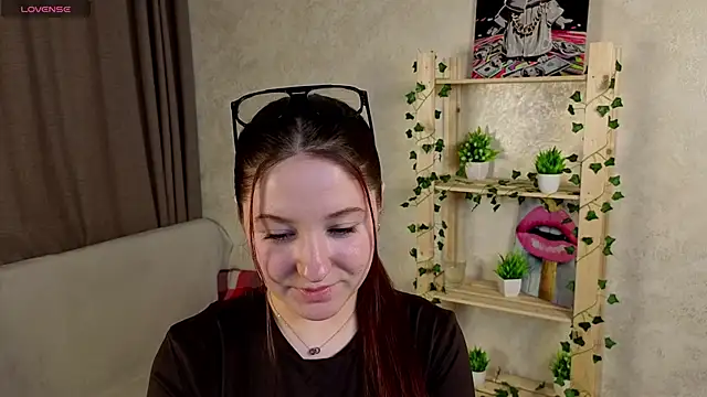 Snapshot of RudyLienna chatting on 05-20-26, 04:29 RudyLienna online show from 05-20-26, 04:29