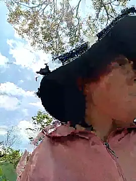 Snapshot of Jinli_01 chatting on 05-05-26, 05:26 Jinli 01 online show from 05-05-26, 05:26