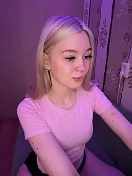 Snapshot of Velvet_Doll_ chatting on 06-18-26, 09:47 Velvet Doll online show from 06-18-26, 09:47