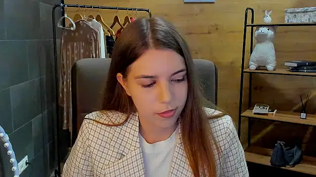 RuthhCox online show from 05-15-26, 01:18