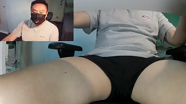 Snapshot of mrcake666 chatting on 05-26-26, 12:45 mrcake666 online show from 05-26-26, 12:45