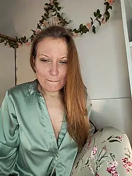 Snapshot of Candy_Cougar chatting on 05-15-26, 06:53 Candy Cougar online show from 05-15-26, 06:53