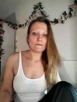 Snapshot of Candy_Cougar chatting on 05-25-26, 06:52 Candy Cougar online show from 05-25-26, 06:52