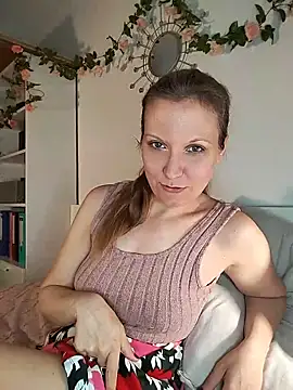 Snapshot of Candy_Cougar chatting on 06-05-26, 06:31 Candy Cougar online show from 06-05-26, 06:31