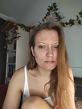 Snapshot of Candy_Cougar chatting on 06-18-26, 06:35 Candy Cougar online show from 06-18-26, 06:35