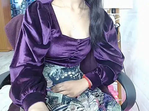 Snapshot of Annu_07 chatting on 06-06-26, 04:39 Annu 07 online show from 06-06-26, 04:39