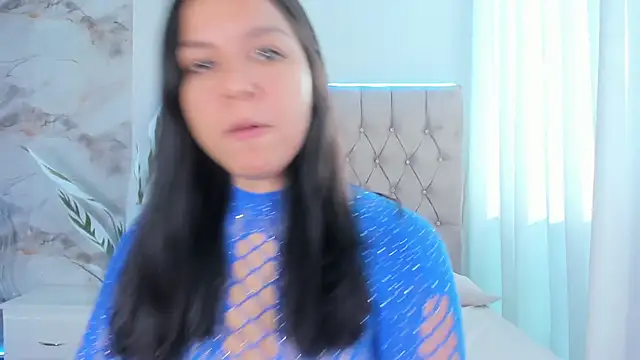 Clara4w online show from 05-25-26, 12:00