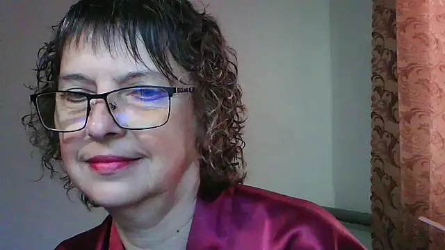 Snapshot of ElizabethGorden chatting on 06-11-26, 04:10 ElizabethGorden online show from 06-11-26, 04:10