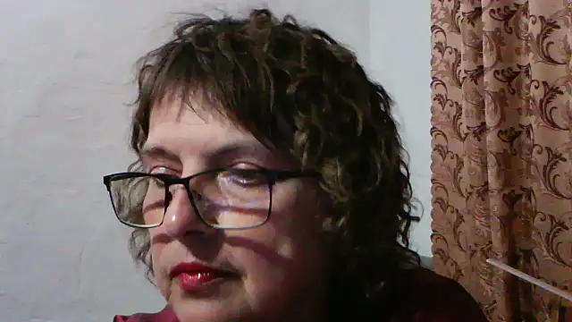 Snapshot of ElizabethGorden chatting on 06-11-26, 06:28 ElizabethGorden online show from 06-11-26, 06:28