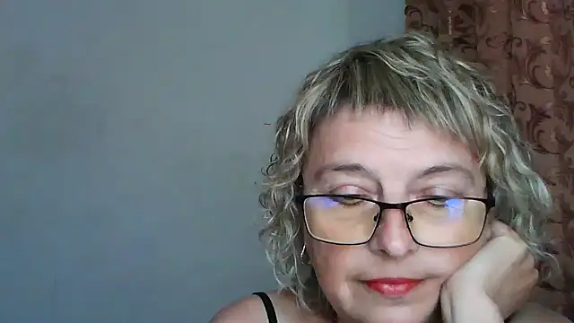 Snapshot of ElizabethGorden chatting on 06-22-26, 12:02 ElizabethGorden online show from 06-22-26, 12:02