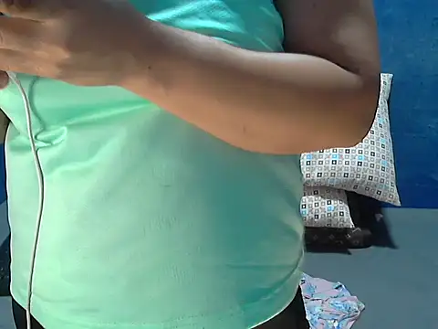 Snapshot of hotchilimom chatting on 03-09-26, 04:27 hotchilimom online show from 03-09-26, 04:27