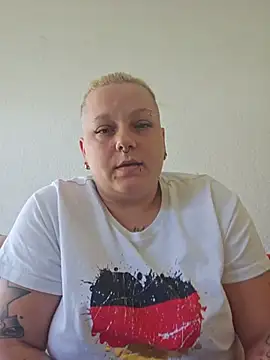 Snapshot of Lady_Peggi chatting on 06-14-26, 09:22 Lady Peggi online show from 06-14-26, 09:22