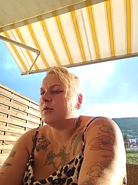 Snapshot of Lady_Peggi chatting on 08-05-26, 05:49 Lady Peggi online show from 08-05-26, 05:49