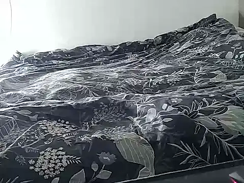 Snapshot of Carlyfr chatting on 11-27-25, 08:11 Carlyfr online show from 11-27-25, 08:11