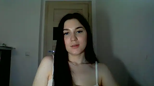 Snapshot of Katiee_Foxi chatting on 06-15-26, 06:43 Katiee Foxi online show from 06-15-26, 06:43