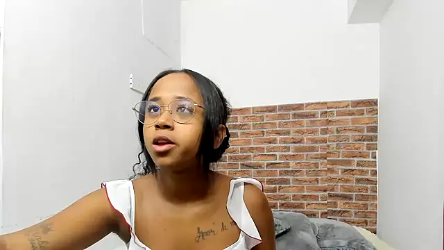 Snapshot of wizarpamela chatting on 07-15-26, 04:23 wizarpamela online show from 07-15-26, 04:23