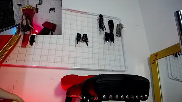 Snapshot of Aiiko_Domme chatting on 05-16-26, 07:01 Aiiko Domme online show from 05-16-26, 07:01