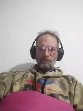 Snapshot of CulturedBus909 chatting on 06-10-26, 08:13 CulturedBus909 online show from 06-10-26, 08:13