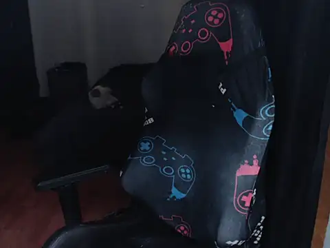 Snapshot of lilgothboy chatting on 05-22-26, 01:06 lilgothboy online show from 05-22-26, 01:06