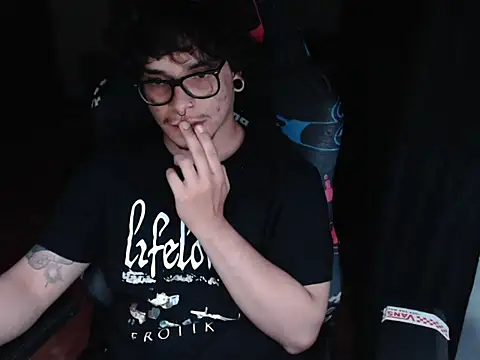 Snapshot of lilgothboy chatting on 05-26-26, 04:52 lilgothboy online show from 05-26-26, 04:52