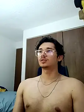 Snapshot of x-NoAh-x chatting on 07-18-26, 03:00 x-NoAh-x online show from 07-18-26, 03:00