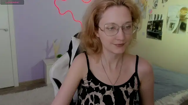 LunaTerry online show from 07-19-26, 06:17