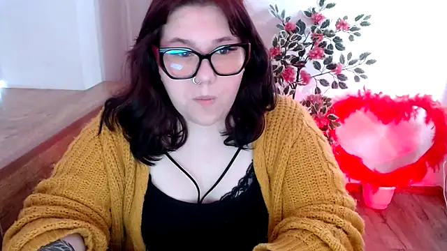 Snapshot of KarolinasHot chatting on 06-03-26, 02:36 KarolinasHot online show from 06-03-26, 02:36