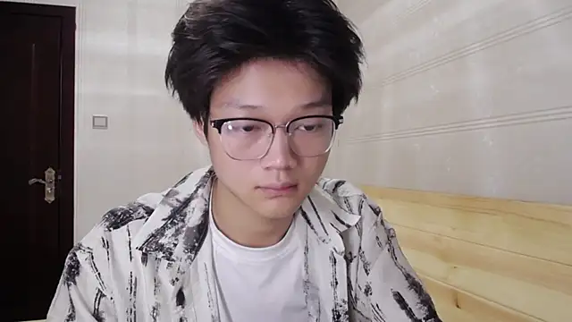 Snapshot of XJ-XIAOXIAO chatting on 05-05-26, 08:28 XJ-XIAOXIAO online show from 05-05-26, 08:28