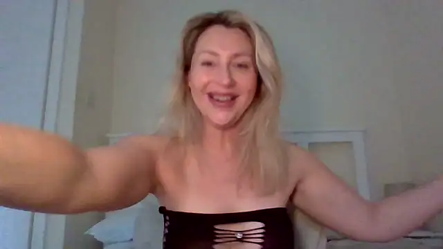 Snapshot of Babe_blond chatting on 06-03-26, 08:06 Babe blond online show from 06-03-26, 08:06