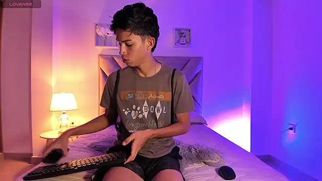 Baby noahtt online show from 06-16-26, 12:30