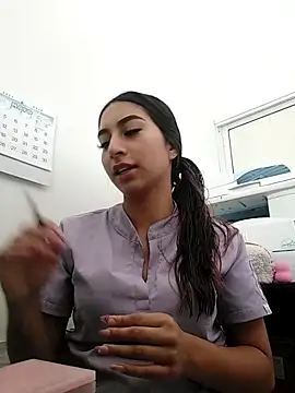 Snapshot of saray_outdoorss chatting on 05-12-26, 02:58 saray outdoorss online show from 05-12-26, 02:58