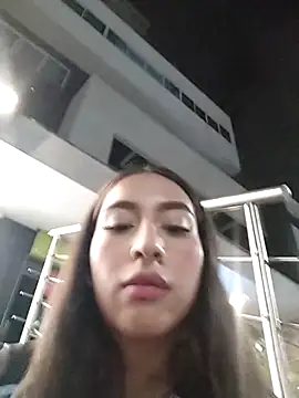 Snapshot of saray_outdoorss chatting on 05-14-26, 11:55 saray outdoorss online show from 05-14-26, 11:55