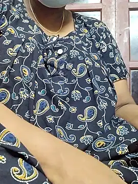 Snapshot of tamilkavitha123 chatting on 05-18-26, 04:29 tamilkavitha123 online show from 05-18-26, 04:29