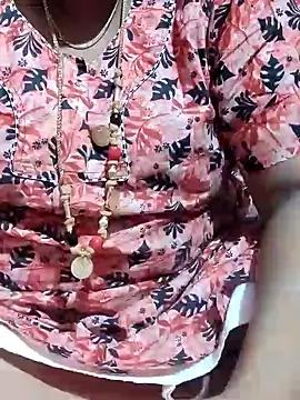 Snapshot of tamilkavitha123 chatting on 05-30-26, 04:37 tamilkavitha123 online show from 05-30-26, 04:37
